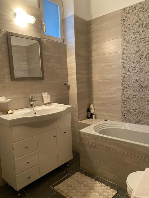 Ds Apartment Атина Екстериор снимка